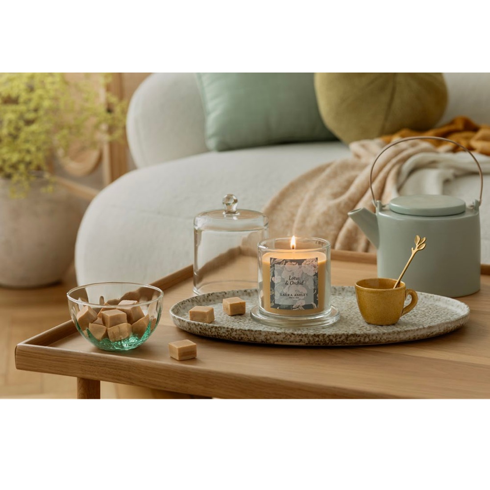 Κερί Σόγιας Γυάλινη Καμπάνα 210gr 11×15cm Laura Ashley Bell Lotus & Orchid A2386 - 3