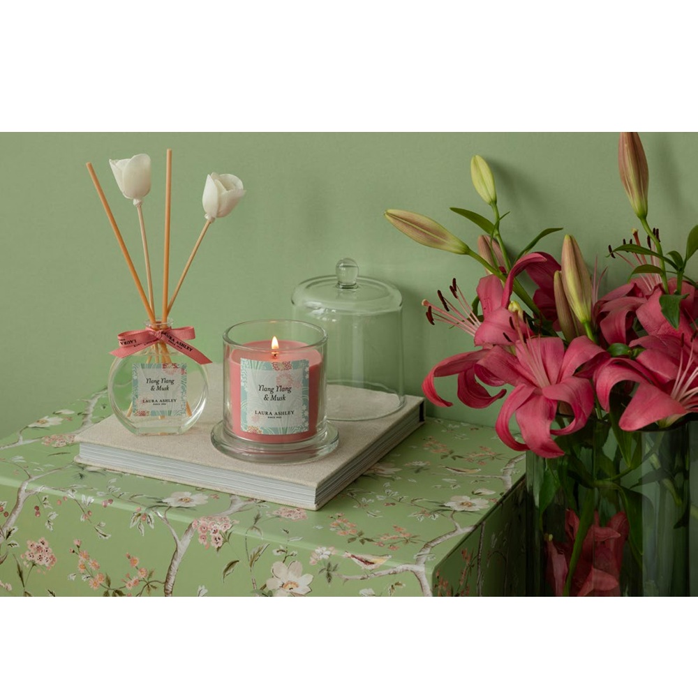 Κερί Σόγιας Γυάλινη Καμπάνα 210gr 11×15cm Laura Ashley Bell Ylang Ylang & Musk A2382 - 2