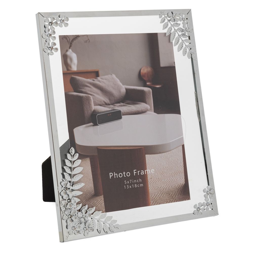 Κορνίζα Μεταλλική Ασημί 13x18cm Με Ανάγλυφα Λουλούδια & Στρας Ai Decoration 89384 - 