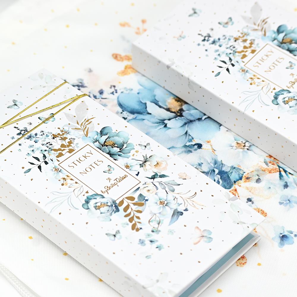 Notebook with post-it notes and pen in blue flowers design - 2