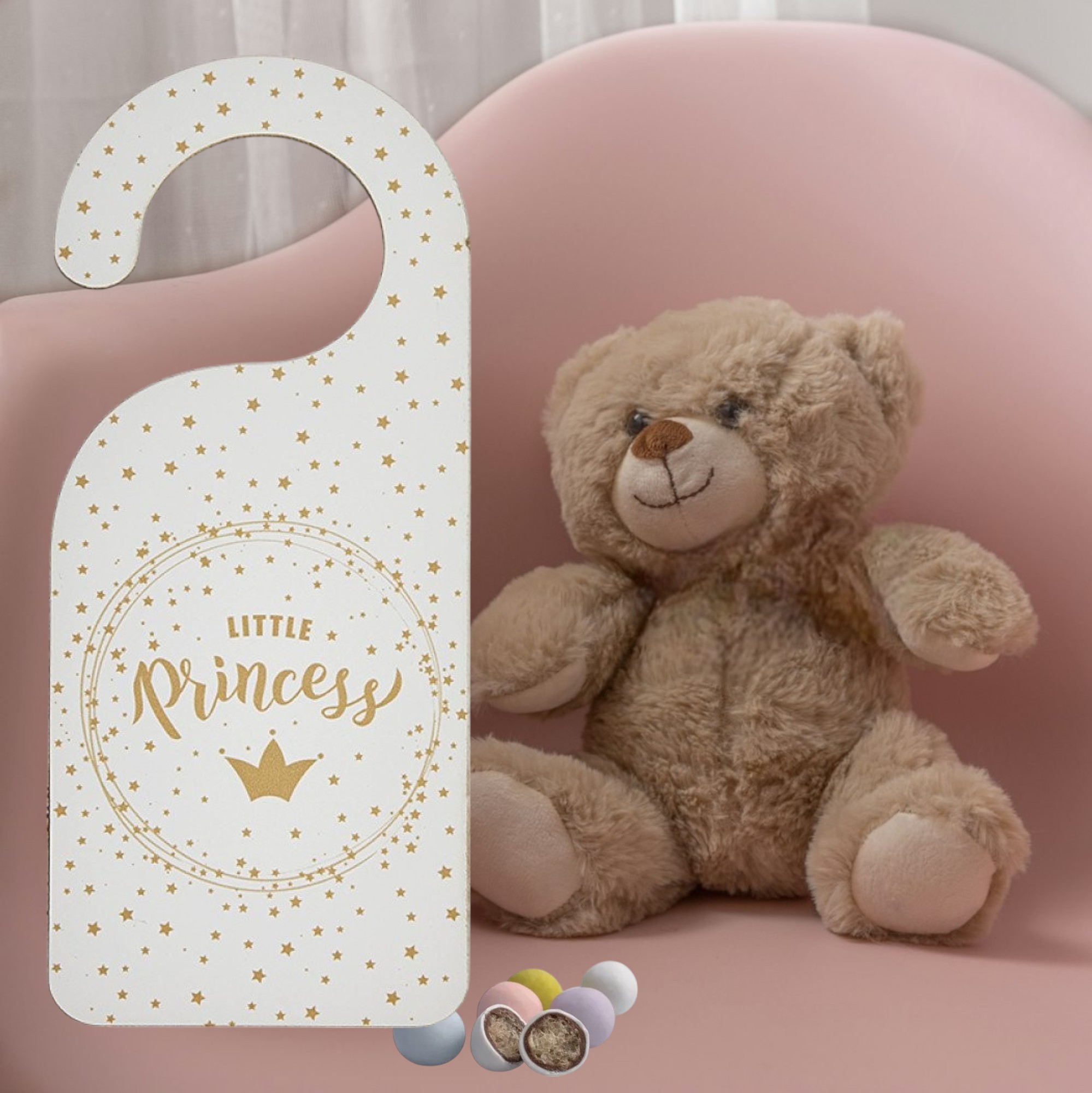 Baptism favor – Wooden door hanger with a princess theme - 1
