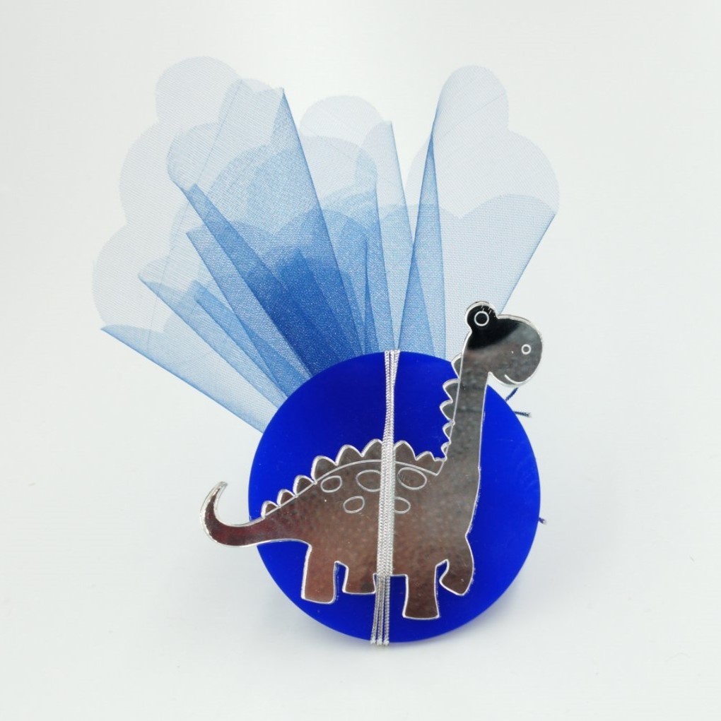 Blue magnet favor with a dinosaur