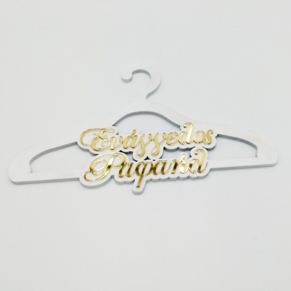 Hanger for christening clothes with the child's name in 3D acrylic gold mirror. - 3