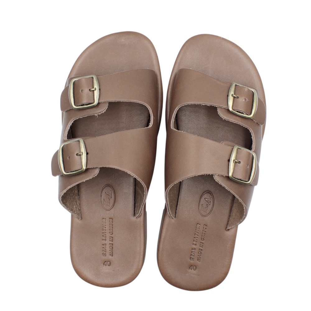 Men’s leather sandals in brown color with a soft leather insole - Brown