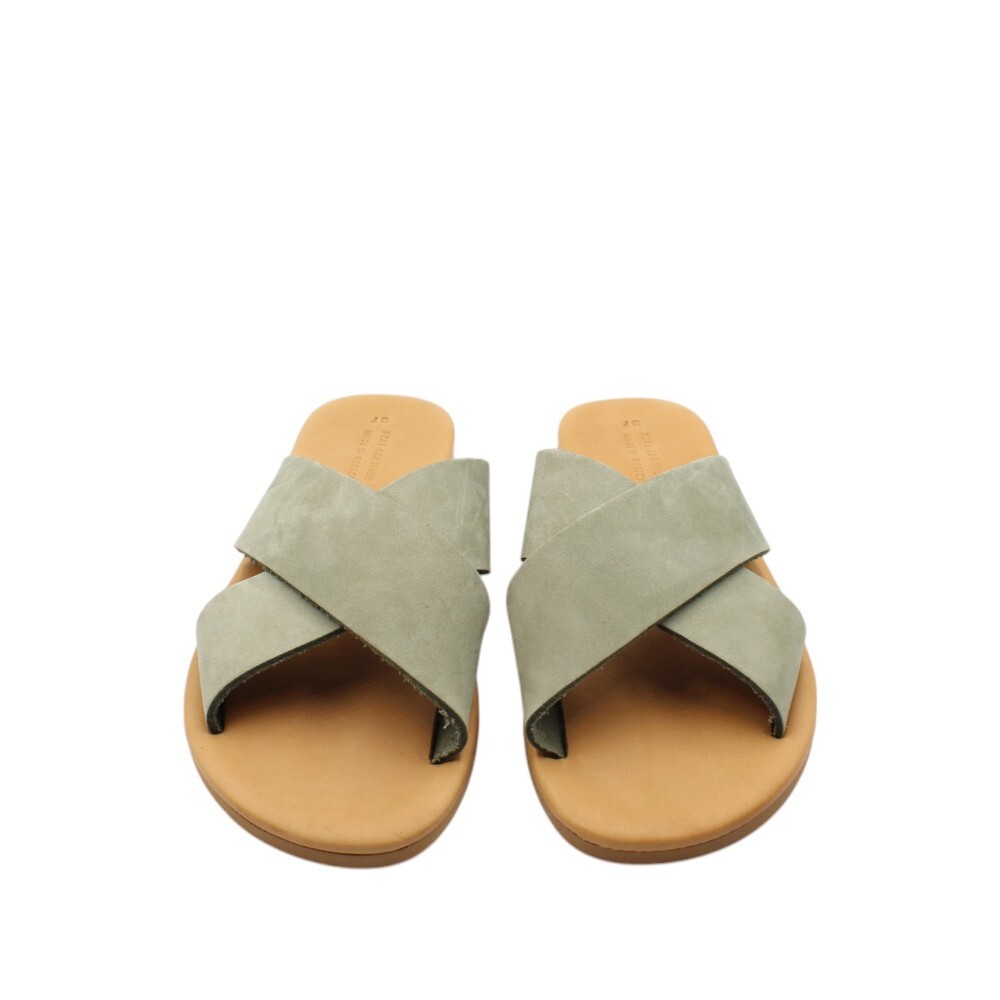 Handmade leather sandal with cross straps and a soft sole in green color - 3