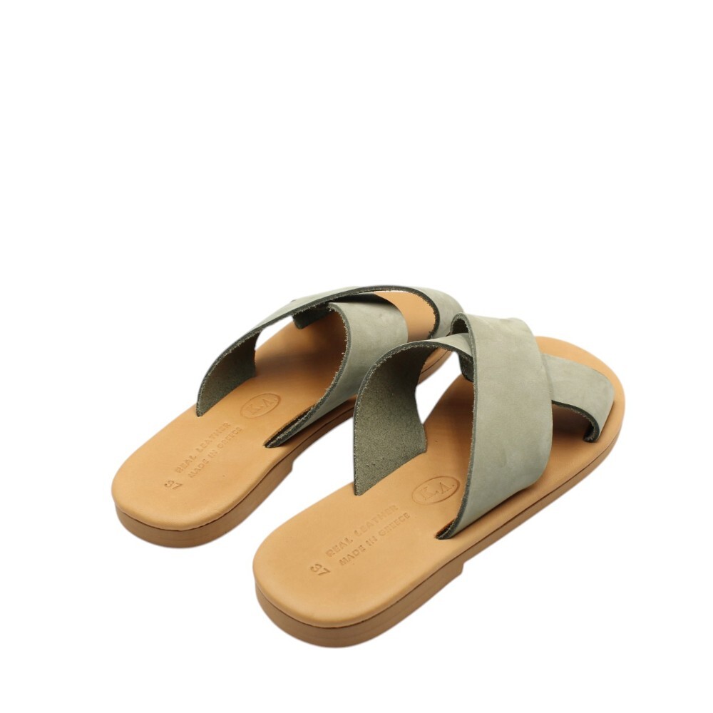 Handmade leather sandal with cross straps and a soft sole in green color - 4