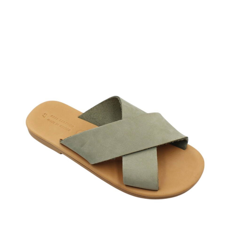 Handmade leather sandal with cross straps and a soft sole in green color - 5