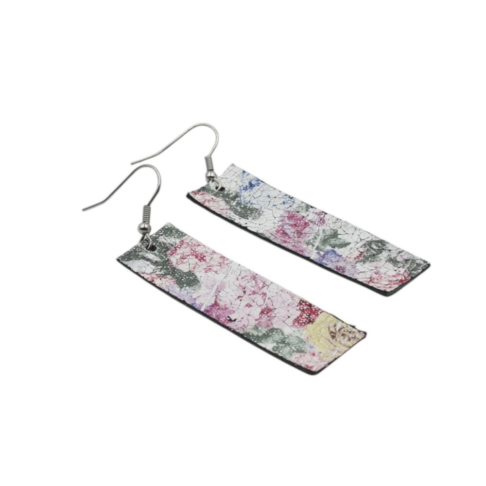 Rectangular leather earrings with a floral design - 3