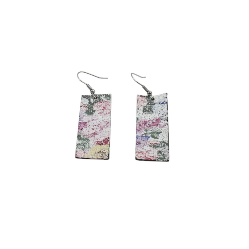 Rectangular leather earrings with a floral design - 5
