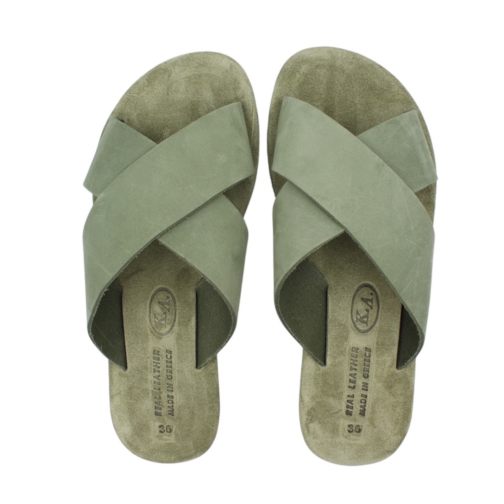Handmade leather sandals with crossed straps and soft insole in green color - Green