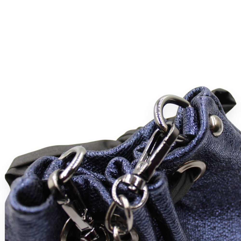 Handmade small leather bucket bag in metallic blue color - Gaia - 4