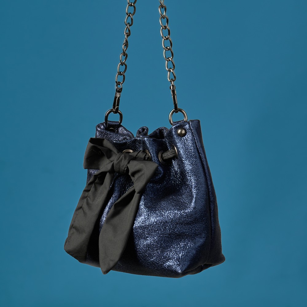 Handmade small leather bucket bag in metallic blue color - Gaia - 5