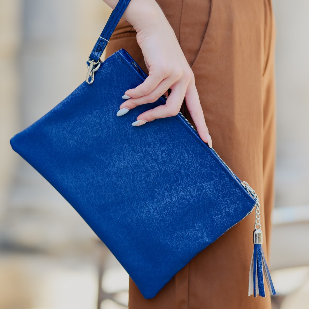 Leather wristlet bag in blue color - Kallia - 4
