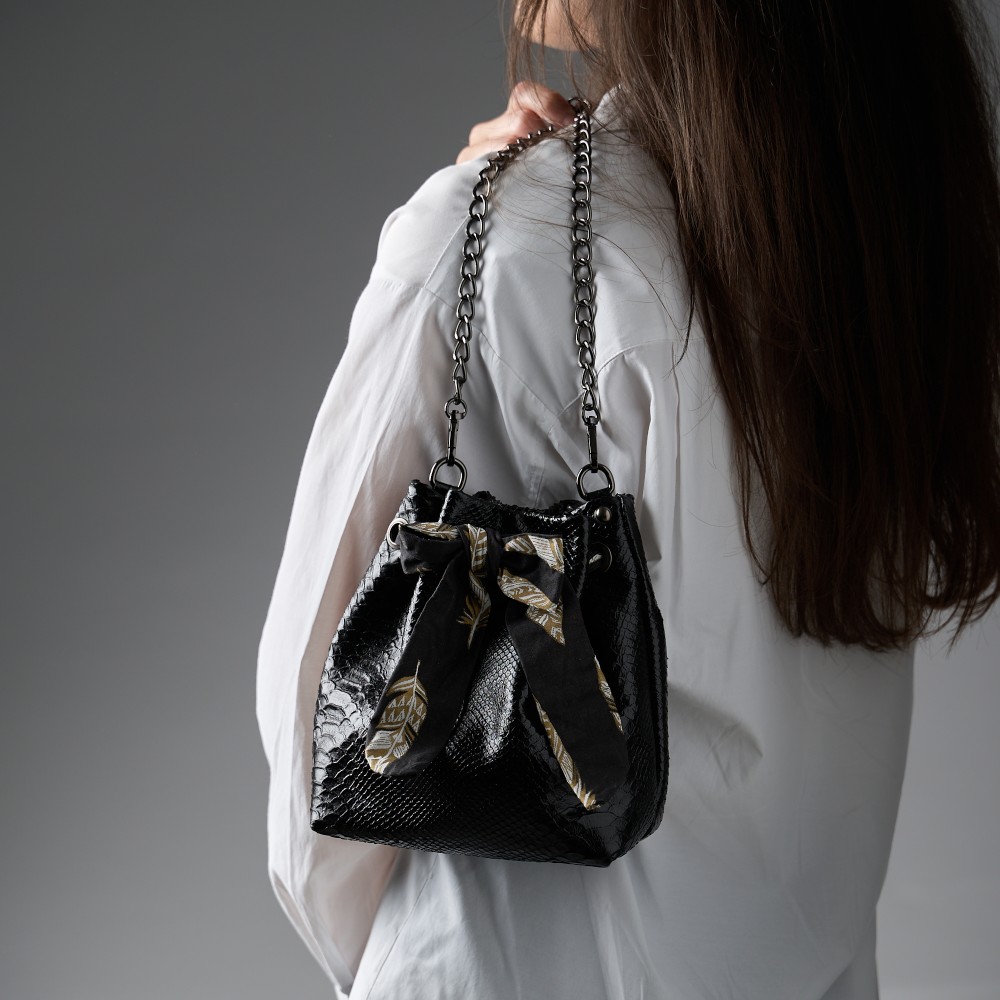 Leather bucket bag in black snake print color - Aura - 4