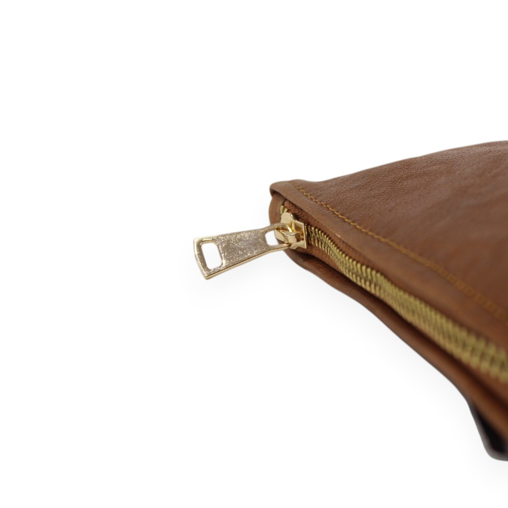 Leather wristlet bag in brown color - Zoe - 3