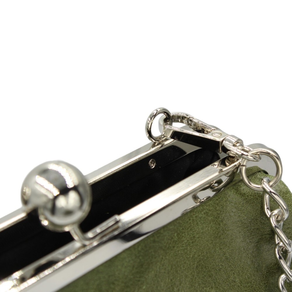Leather bag with metallic clasp in green color - 4