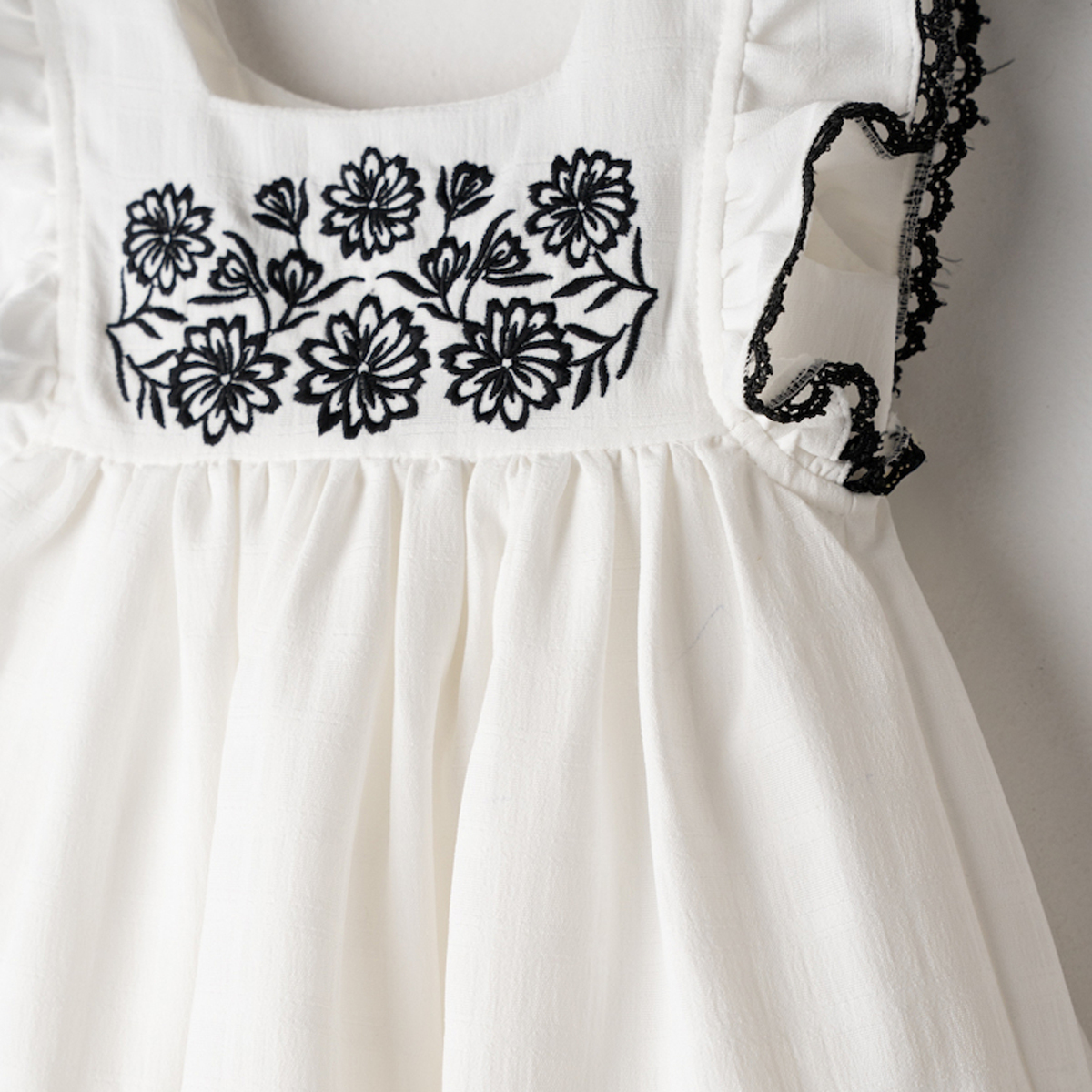 Φόρεμα με κέντημα ΕΒΙΤΑ - 2