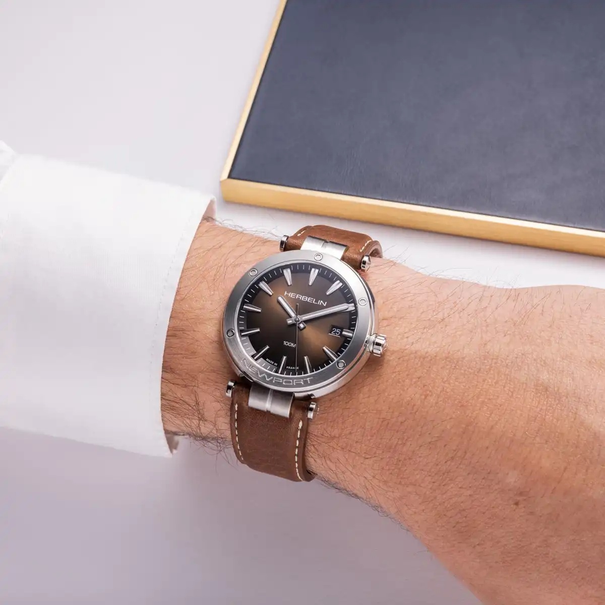 HERBELIN Newport Gent Brown Dial 40.5mm Silver Stainless Steel Brown Leather Strap 12288A27MA - 