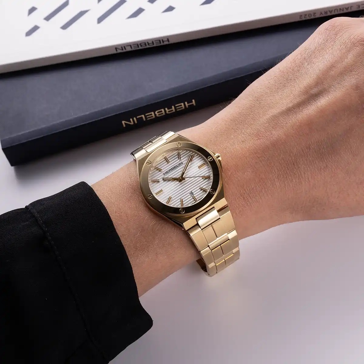 HERBELIN Cap Camarat Lady White Dial 33mm Gold Stainless Steel Bracelet 14545BP1N11 - 
