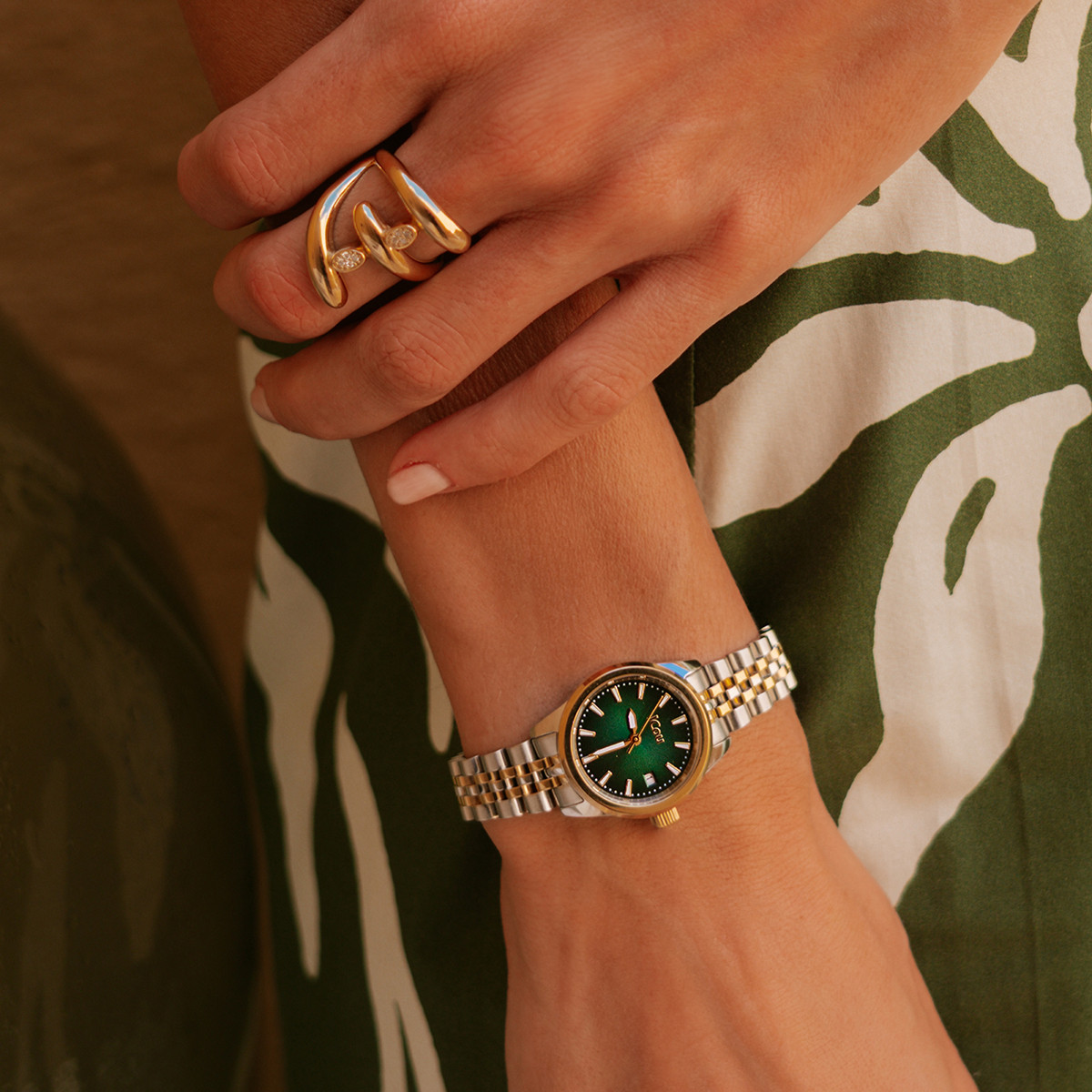 JCOU Calisti Green Sunrise Dial 25mm Two Tone Gold Stainless Steel Bracelet JU19079-3 - 3