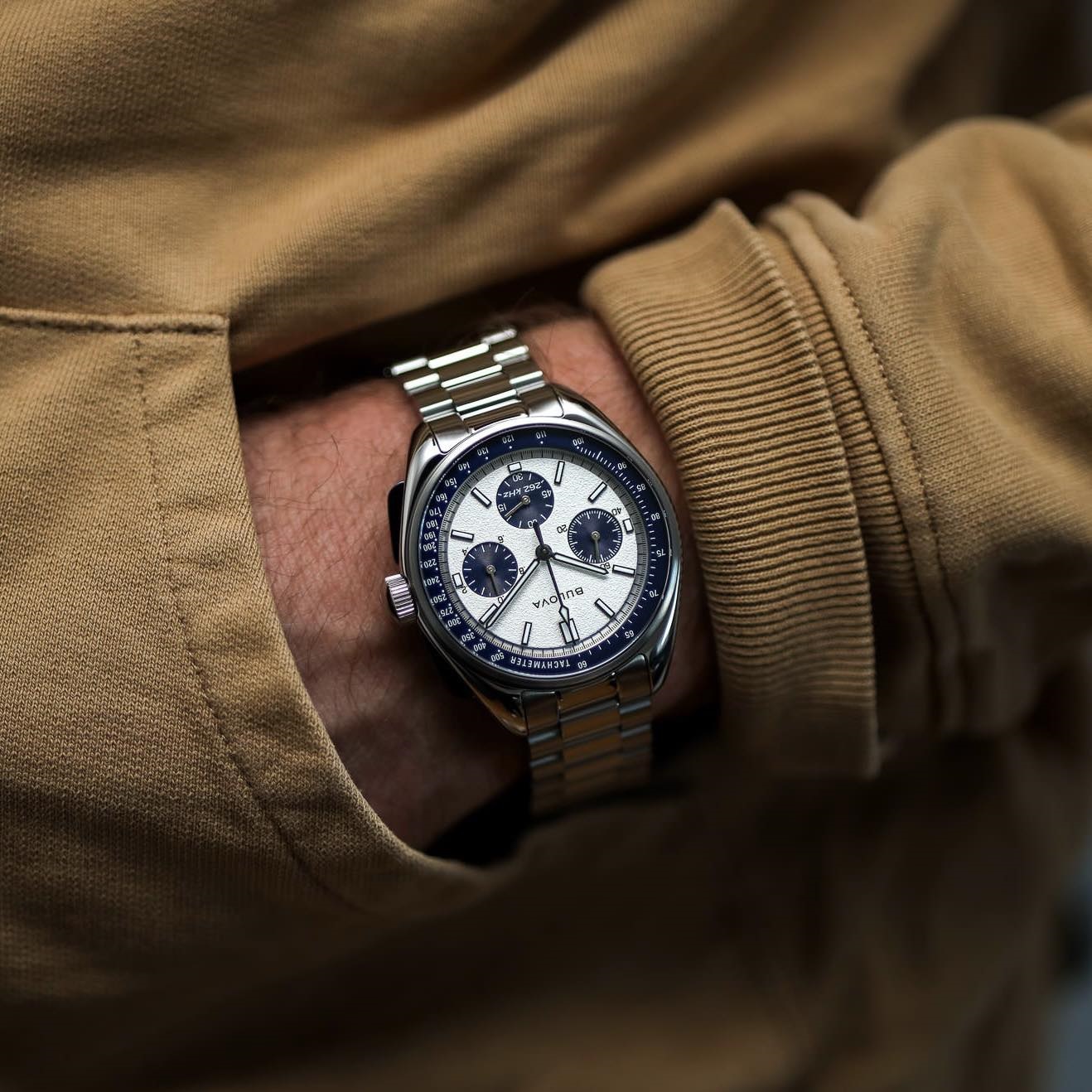 BULOVA Lunar Pilot Chronograph Box Set White Blue Dial 43.5mm Silver Stainless Steel Bracelet with Extra Blue Nato Strap 98K112 - 8