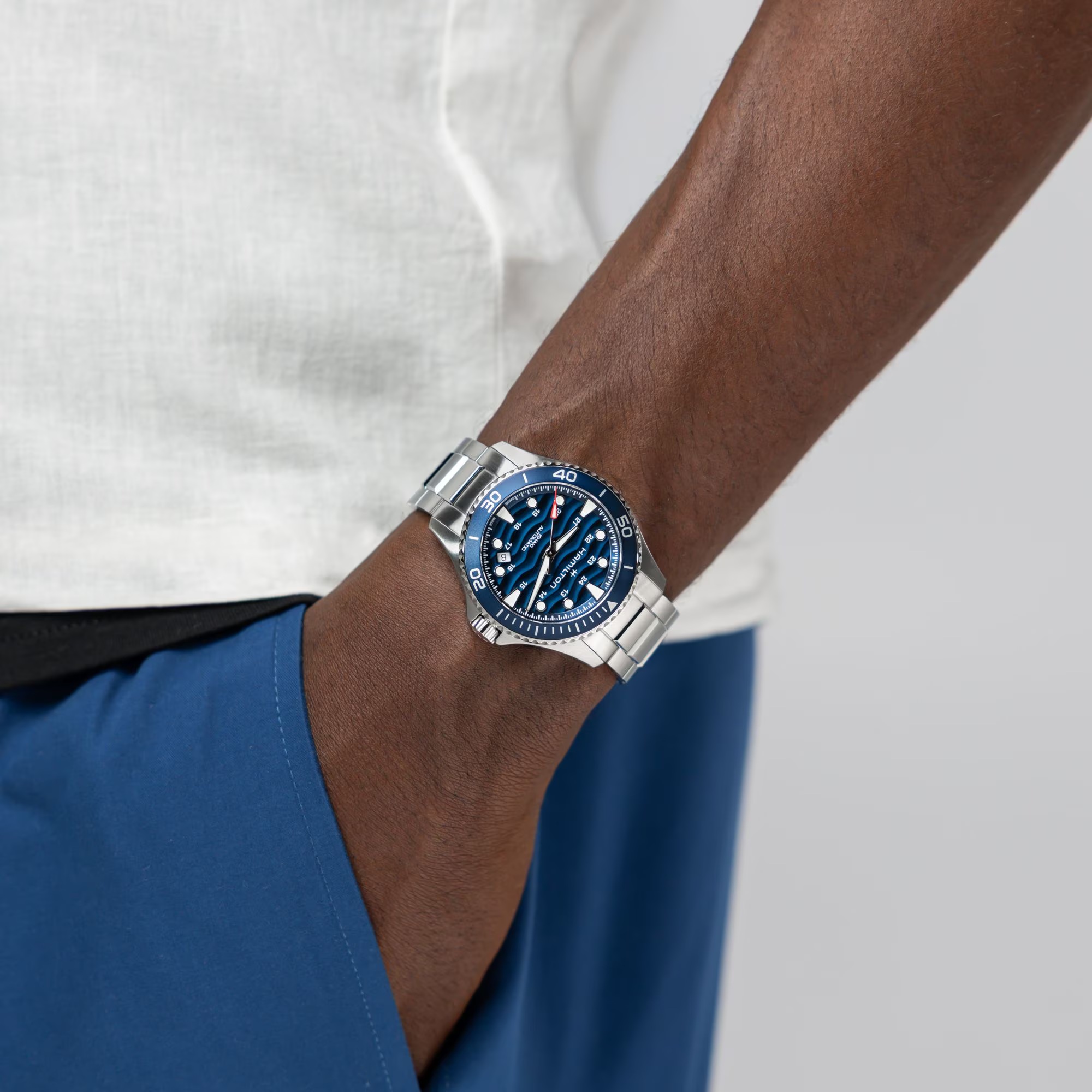 HAMILTON Khaki Navy Scuba Automatic Blue Dial 40mm Silver Stainless Steel Bracelet H82425140 - 