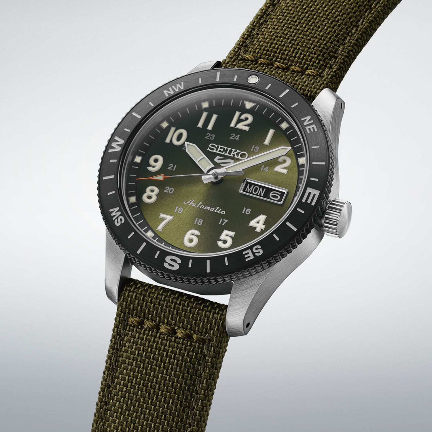 SEIKO 5 Sports Field Series Automatic Green Dial 41mm Silver Stainless Steel Green Fabric Strap HDB008K1J - 3