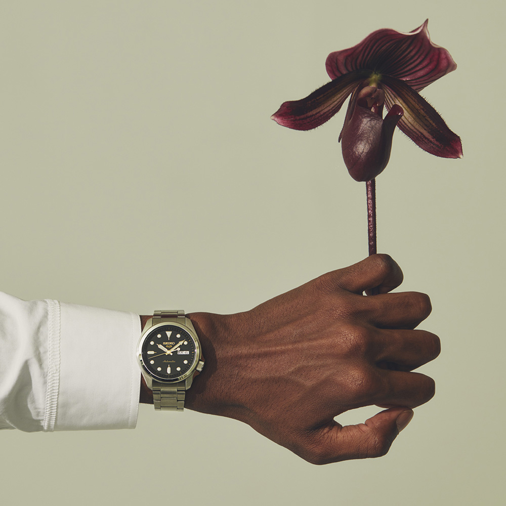 SEIKO 5 Sports Automatic Black Gold Dial 40mm Silver Stainless Steel Bracelet SRPE57K1 - 4