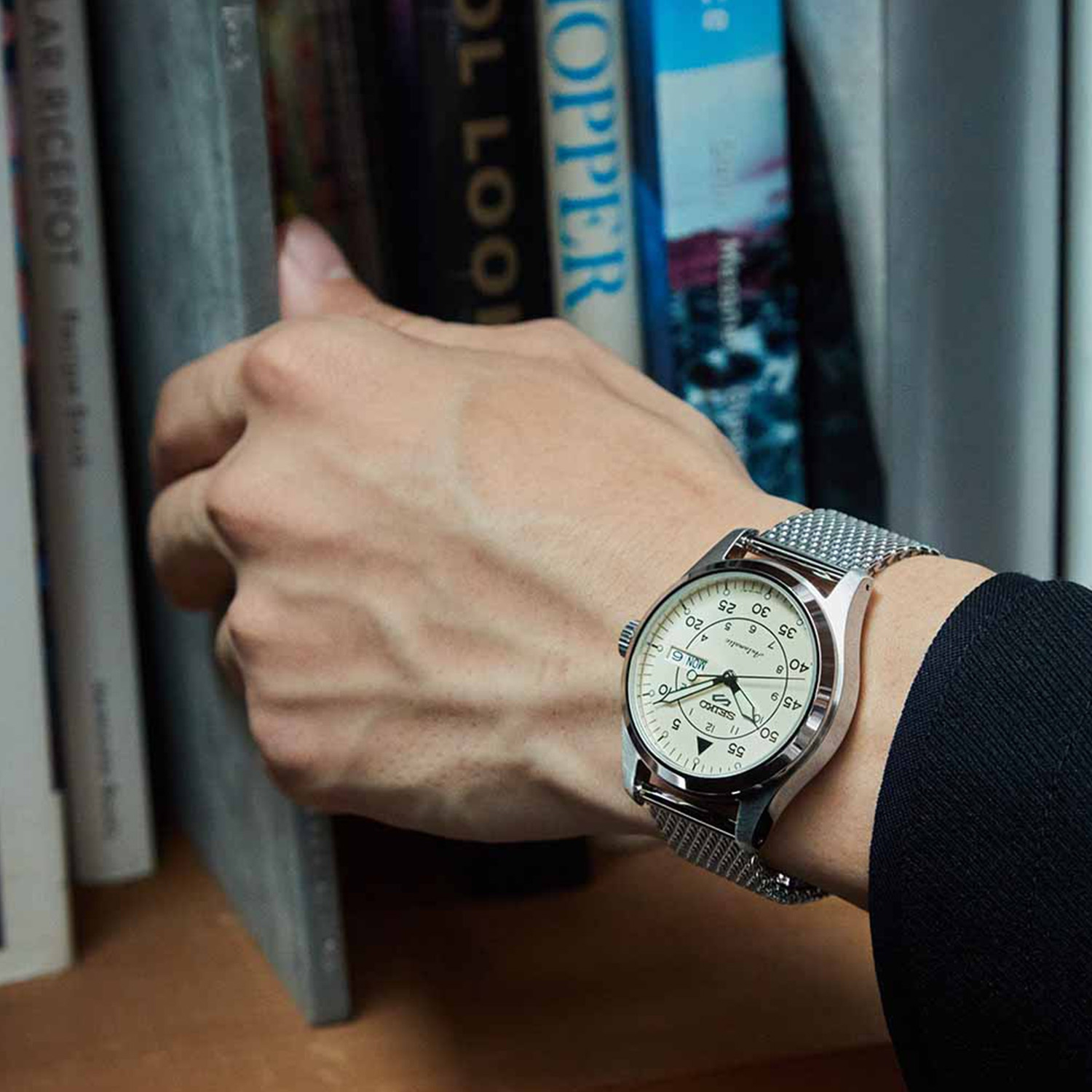 SEIKO 5 Sports Automatic Beige Dial 39.4mm Silver Stainless Steel Bracelet SRPH21K1F - 2