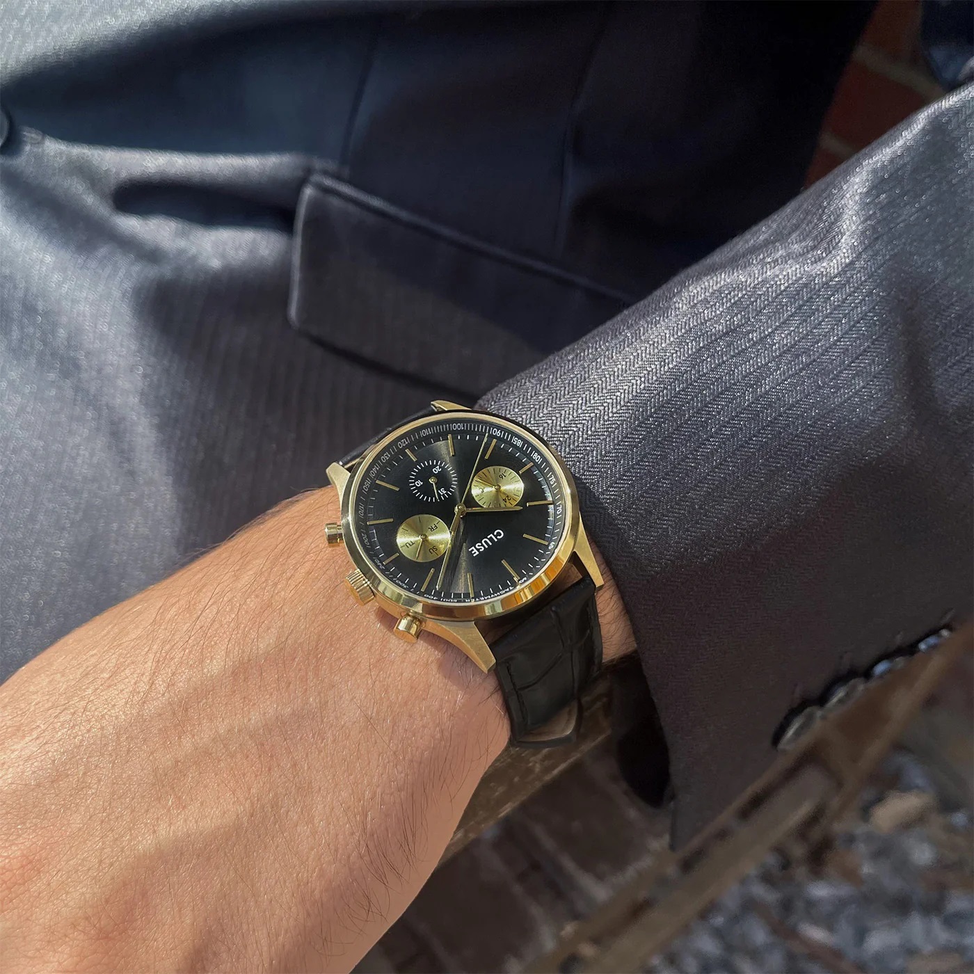 CLUSE Anthéor Multifunction Black Dial 42mm Gold Stainless Steel Black Leather Strap CW21004 - 5