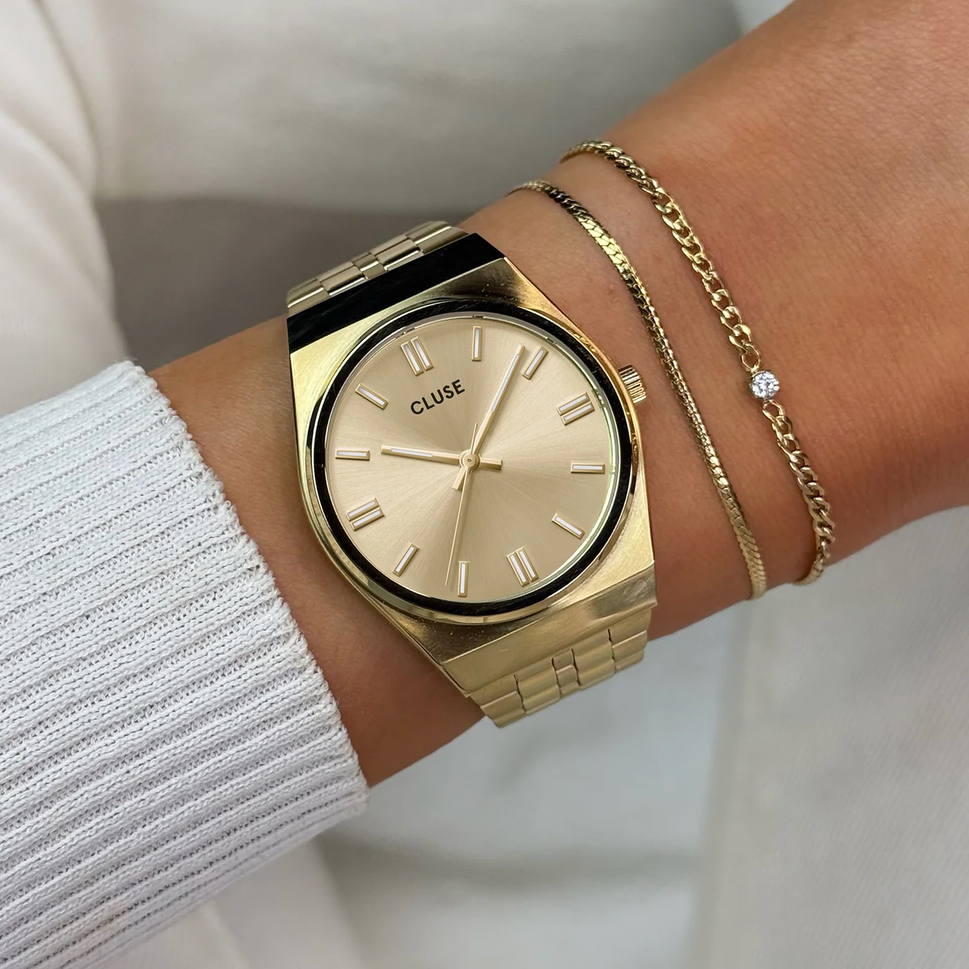 CLUSE Retro 70's Gold Dial 33mm Gold Stainless Steel Bracelet CW35104 - 4