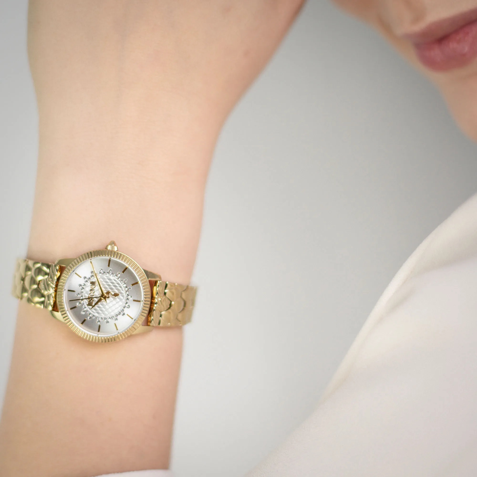 JUST CAVALLI Glam White Dial 28mm Gold Stainless Steel Bracelet JC1L258M0235 - 2