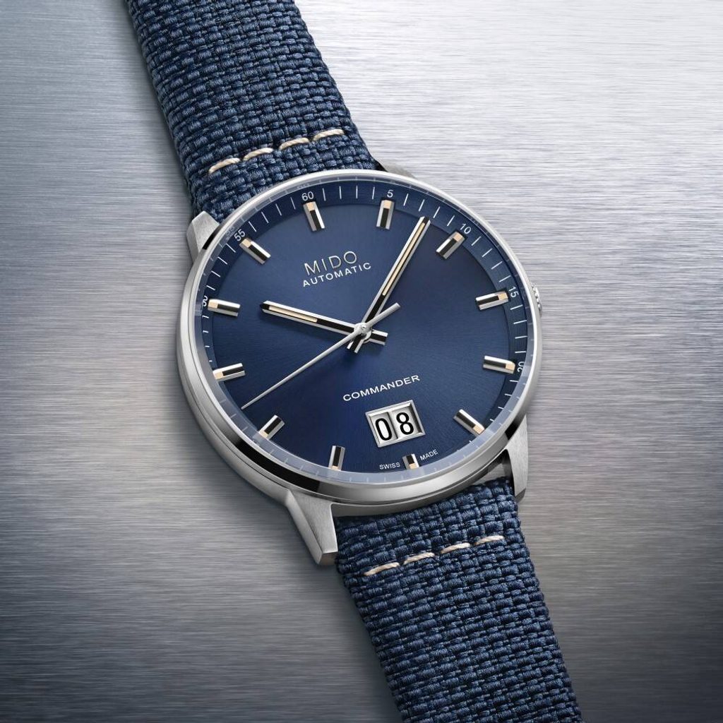 MIDO Commander Big Date Automatic Blue Dial 42mm Silver Stainless Steel Blue Fabric Strap M021.626.17.041.00 - 3