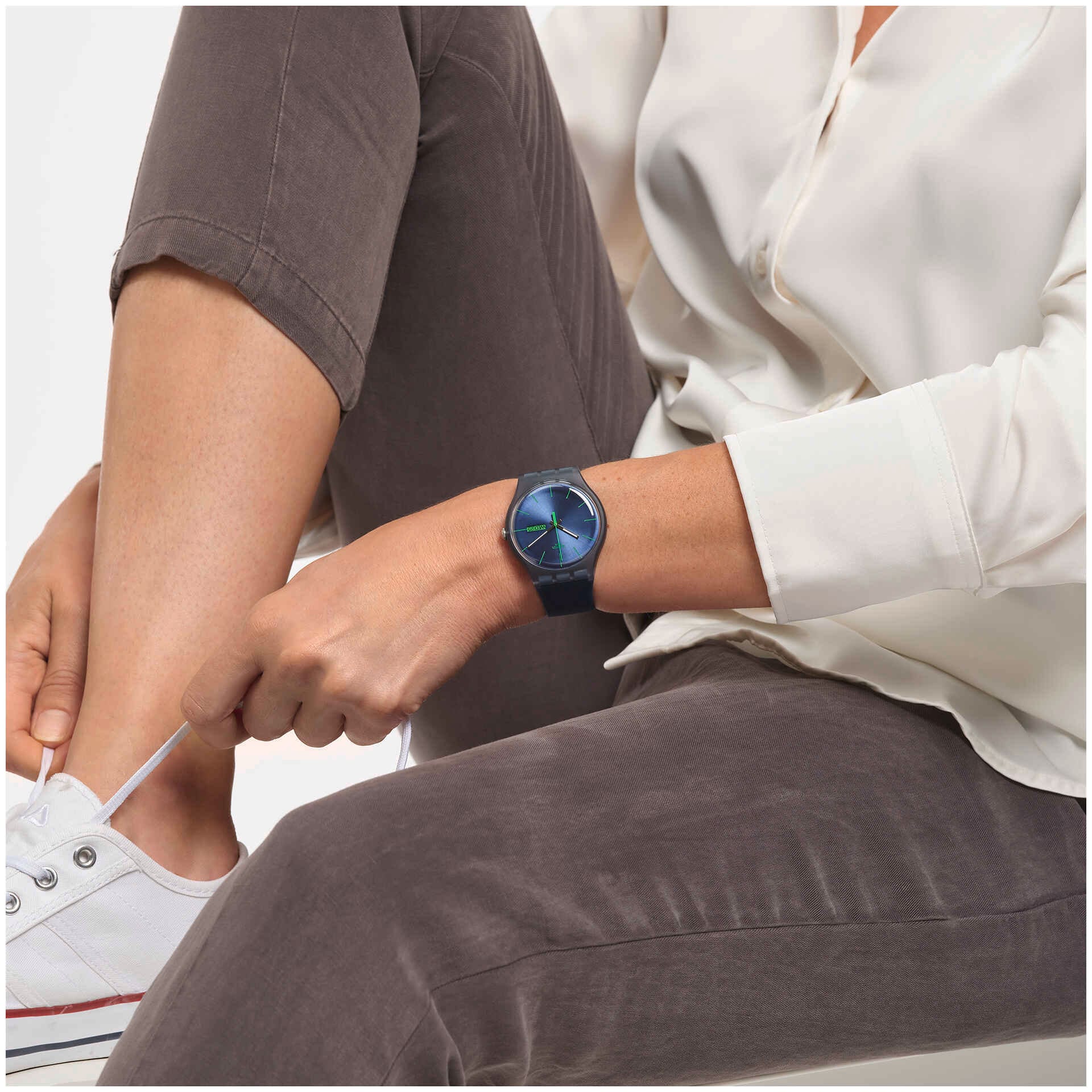 SWATCH Blue Rebel 41mm Blue Silicon Strap SO29N704 - 5