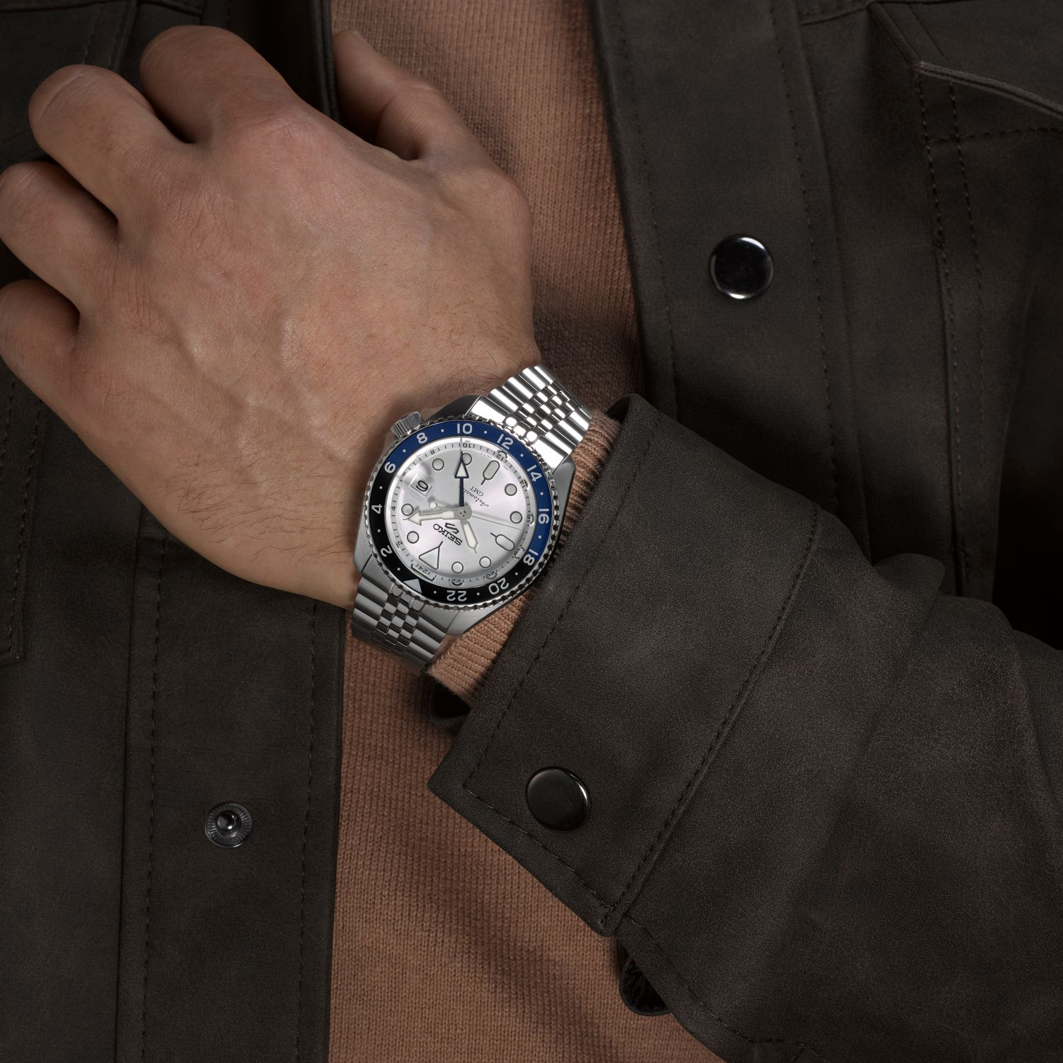 SEIKO 5 Sports GMT SKX White Dial 42.5mm Silver Stainless Steel Bracelet SSK033K1 - 4