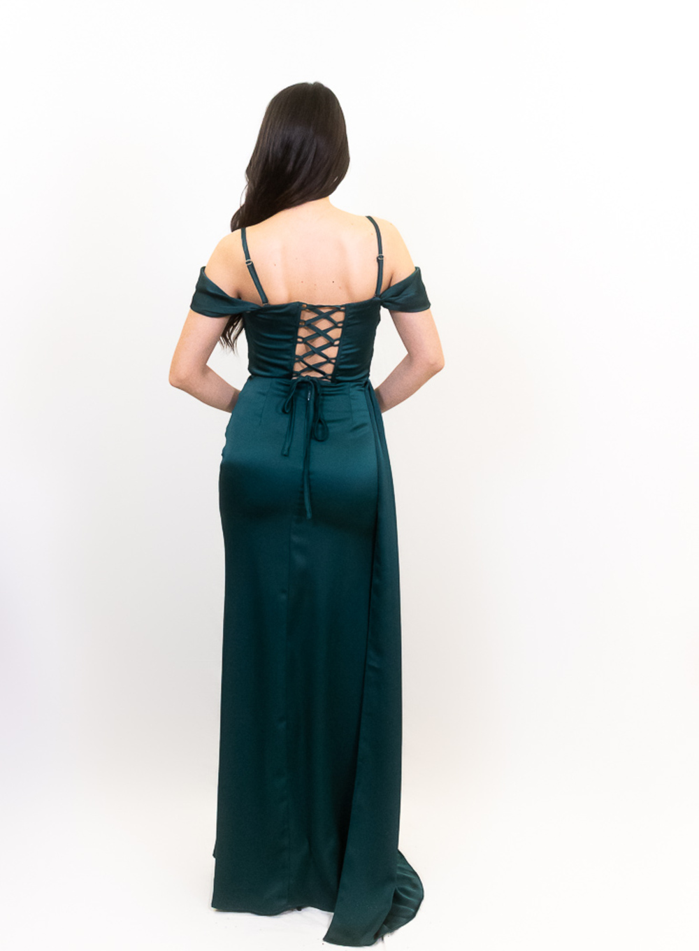 Gloria - Εντυπωσιακό φόρεμα off shoulder με σκίσιμο και ουρά - 2