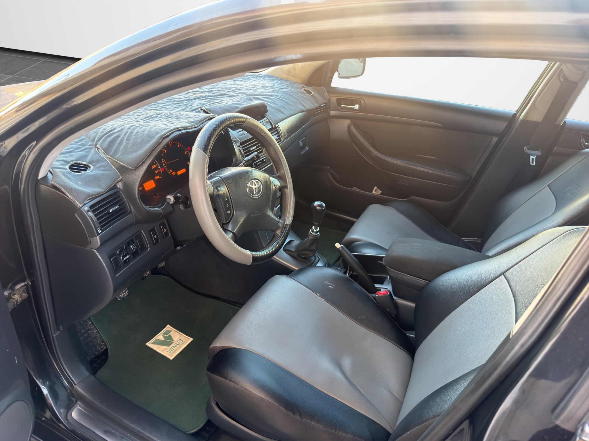 Toyota Avensis D-4D 2.0 Diesel 2003 - 11