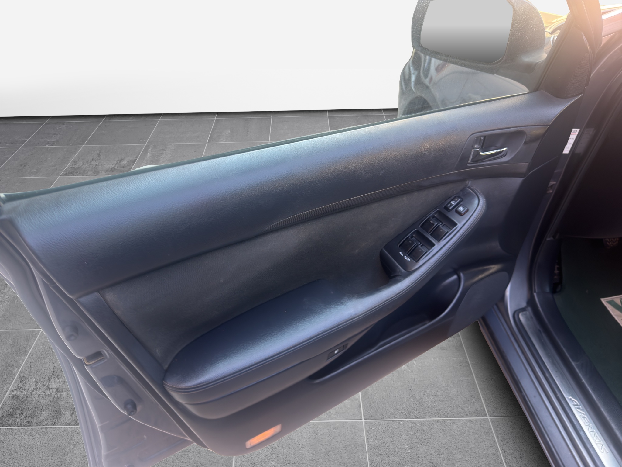 Toyota Avensis 1.6 2006 - 13