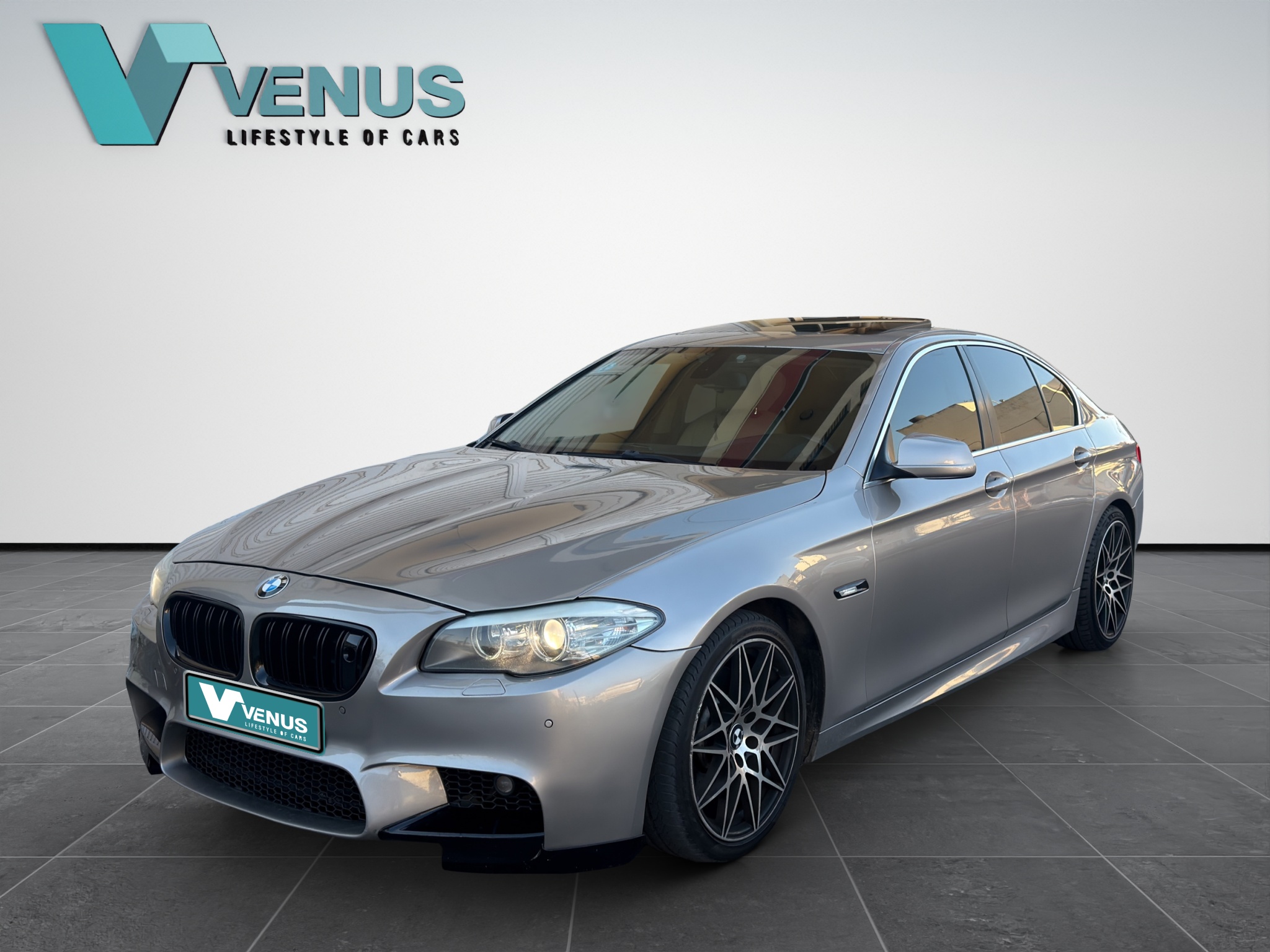 BMW 520i Look M Automatic 2012 - 