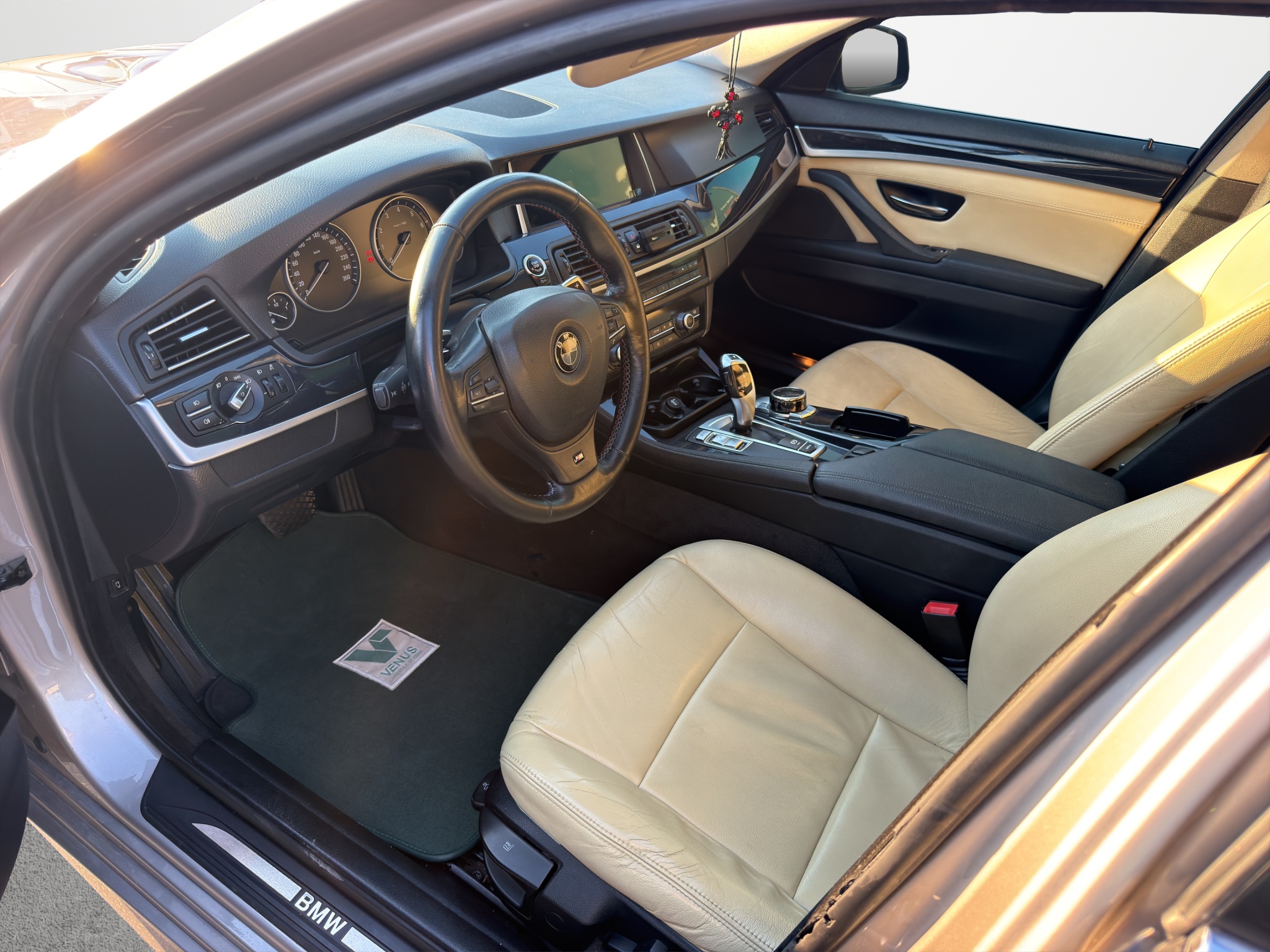 BMW 520i Look M Automatic 2012 - 11