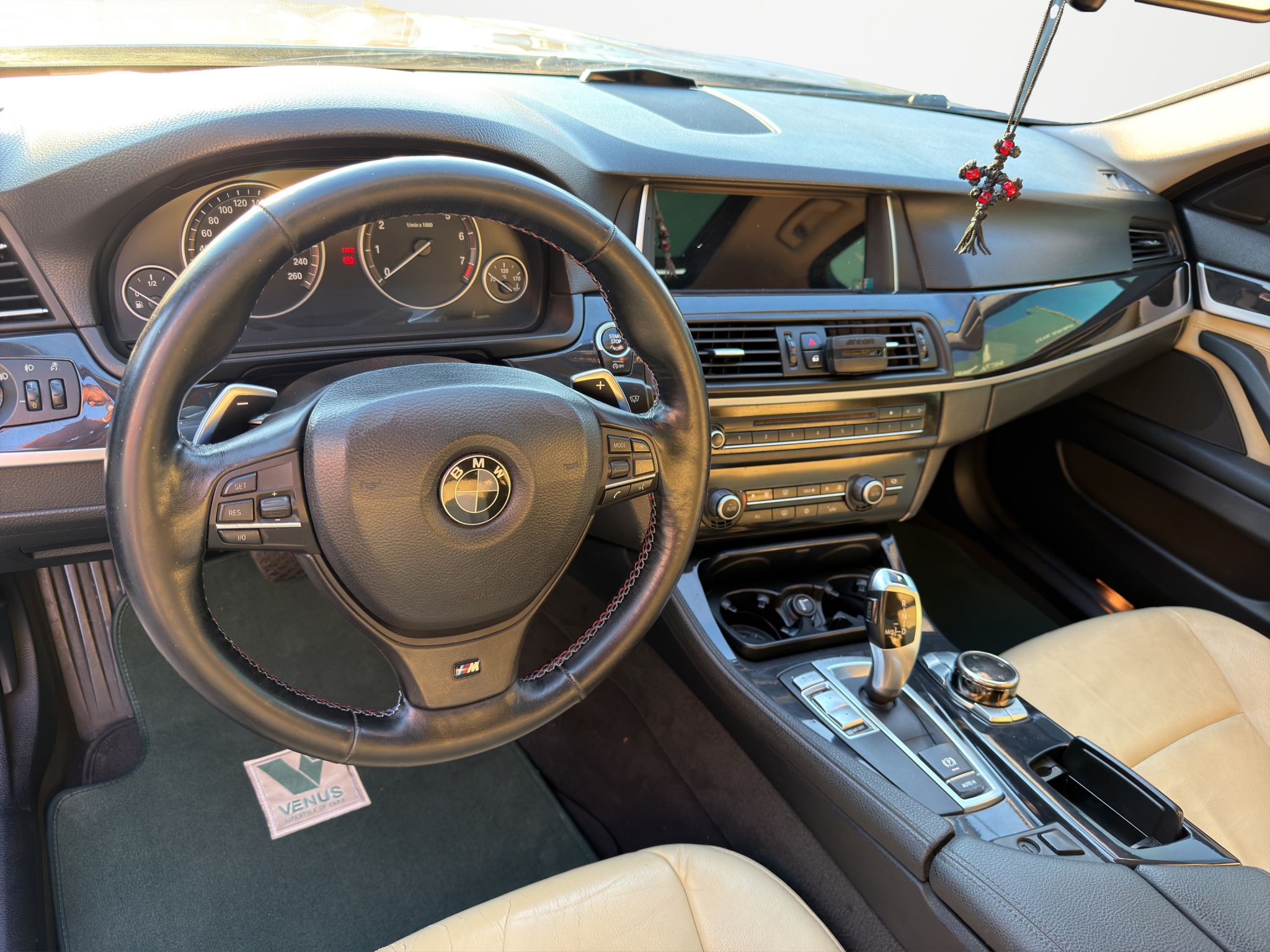 BMW 520i Look M Automatic 2012 - 12