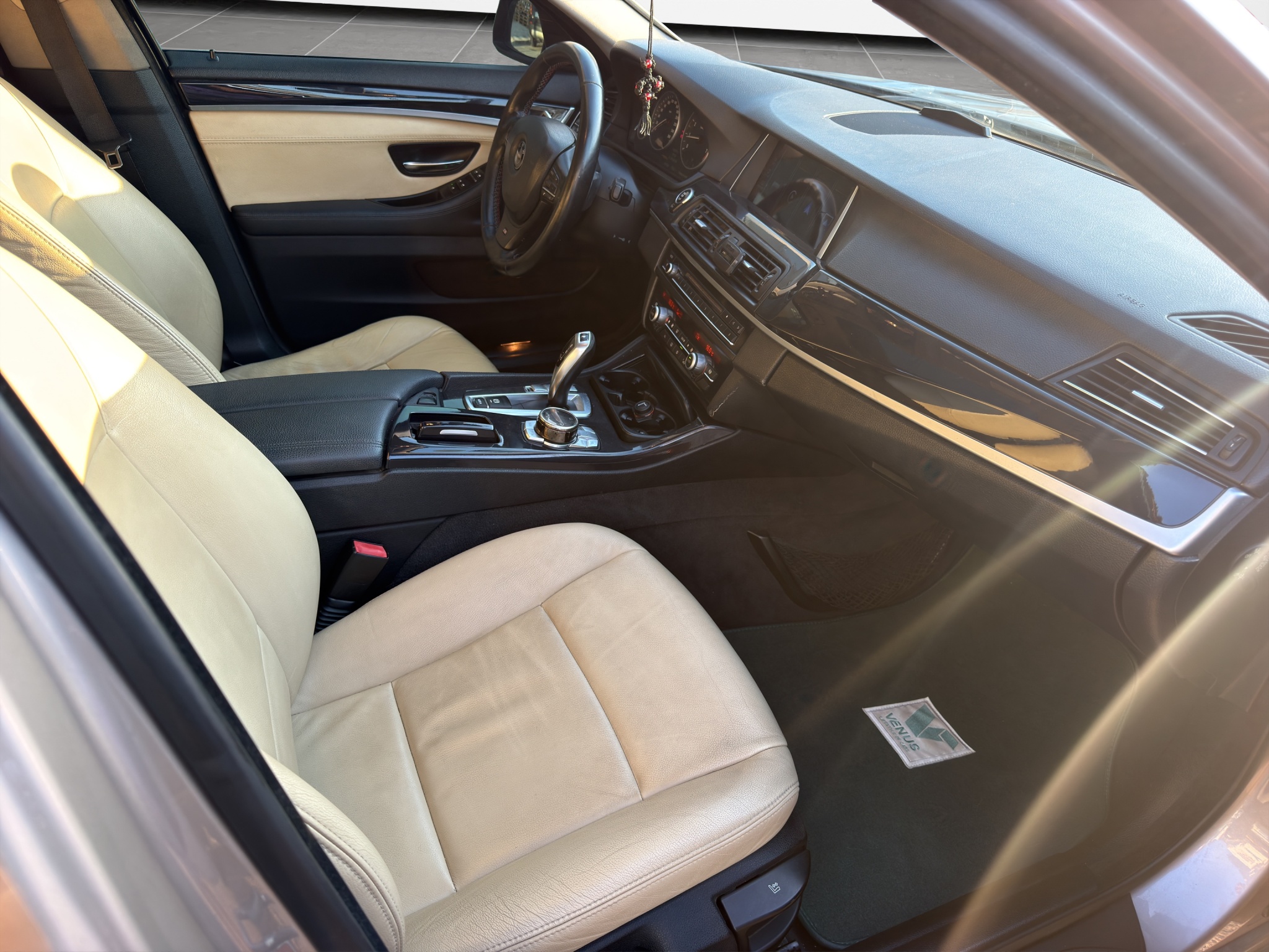 BMW 520i Look M Automatic 2012 - 19