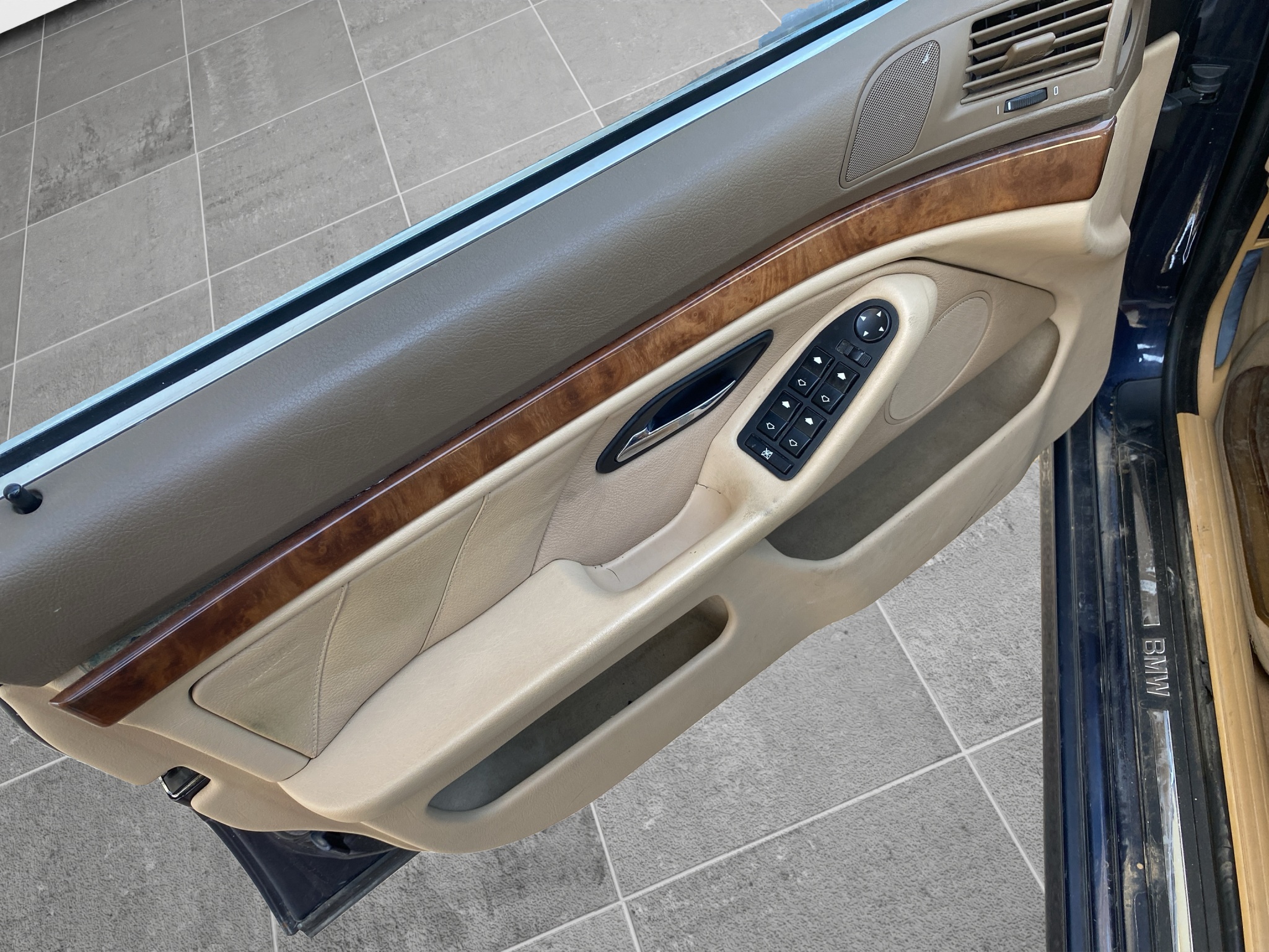 BMW 520i Executive 2001 - 14