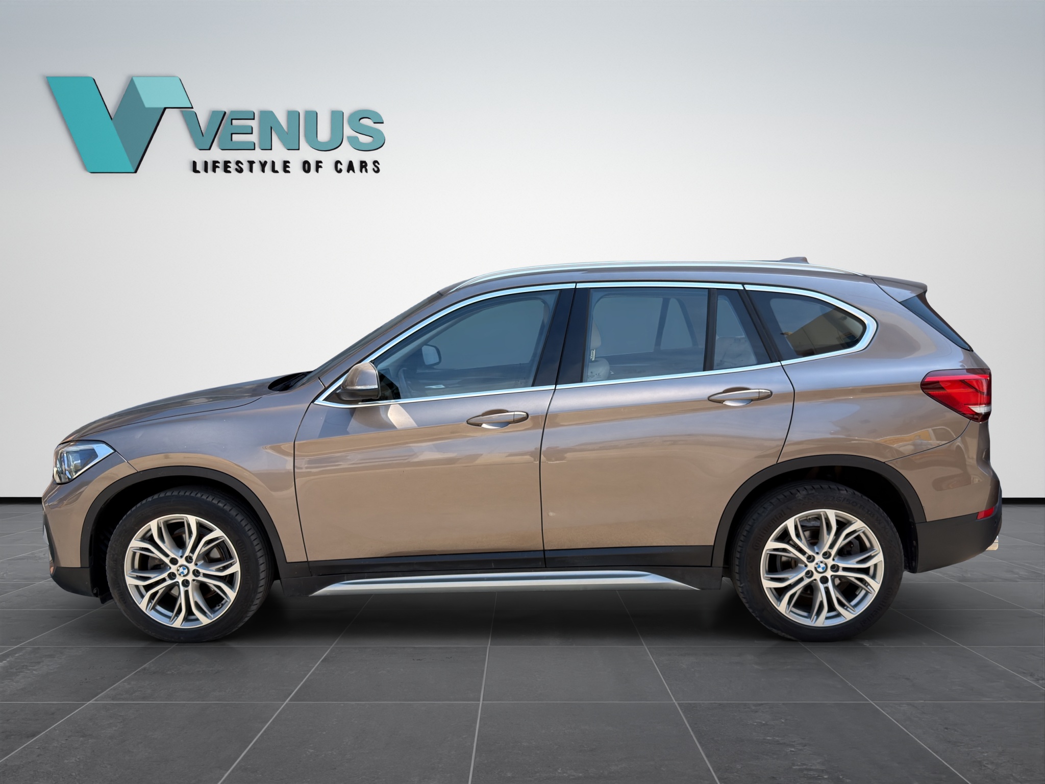 BMW X1 sDrive18i Automatic Facelift 2020  - 8
