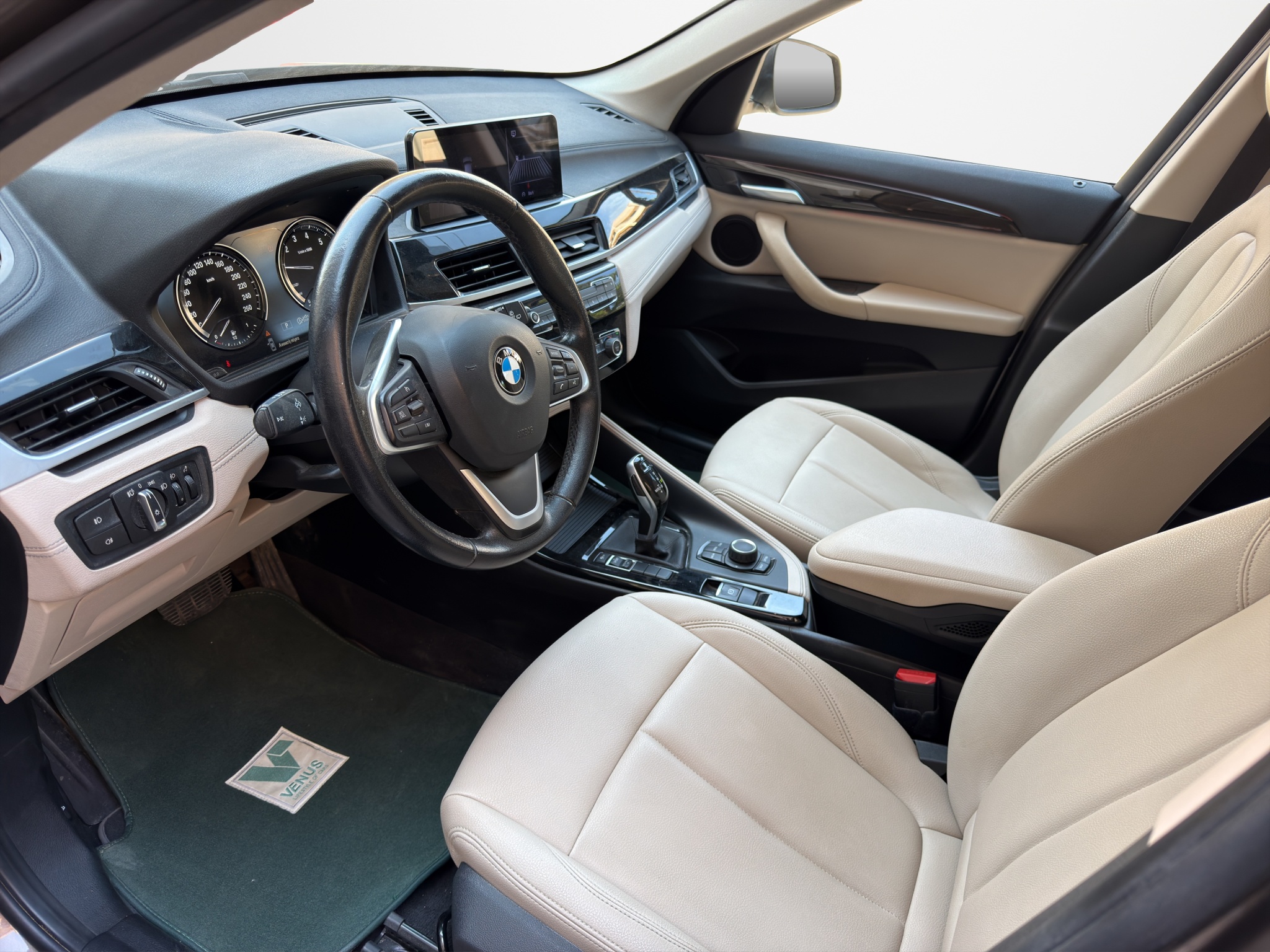 BMW X1 sDrive18i Automatic Facelift 2020  - 11