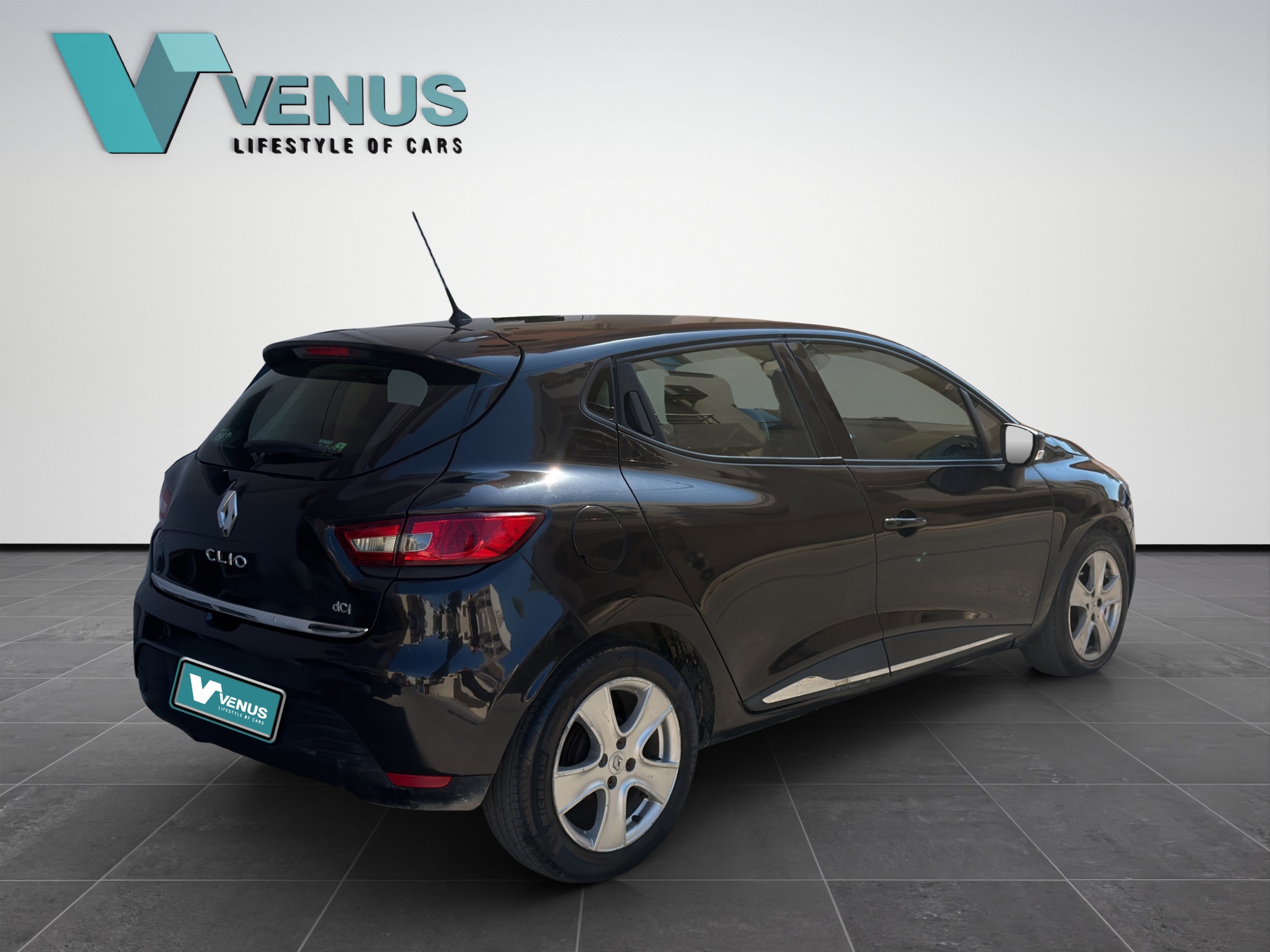 Renault Clio 1.5 dCi Expression Diesel 2013 - 4