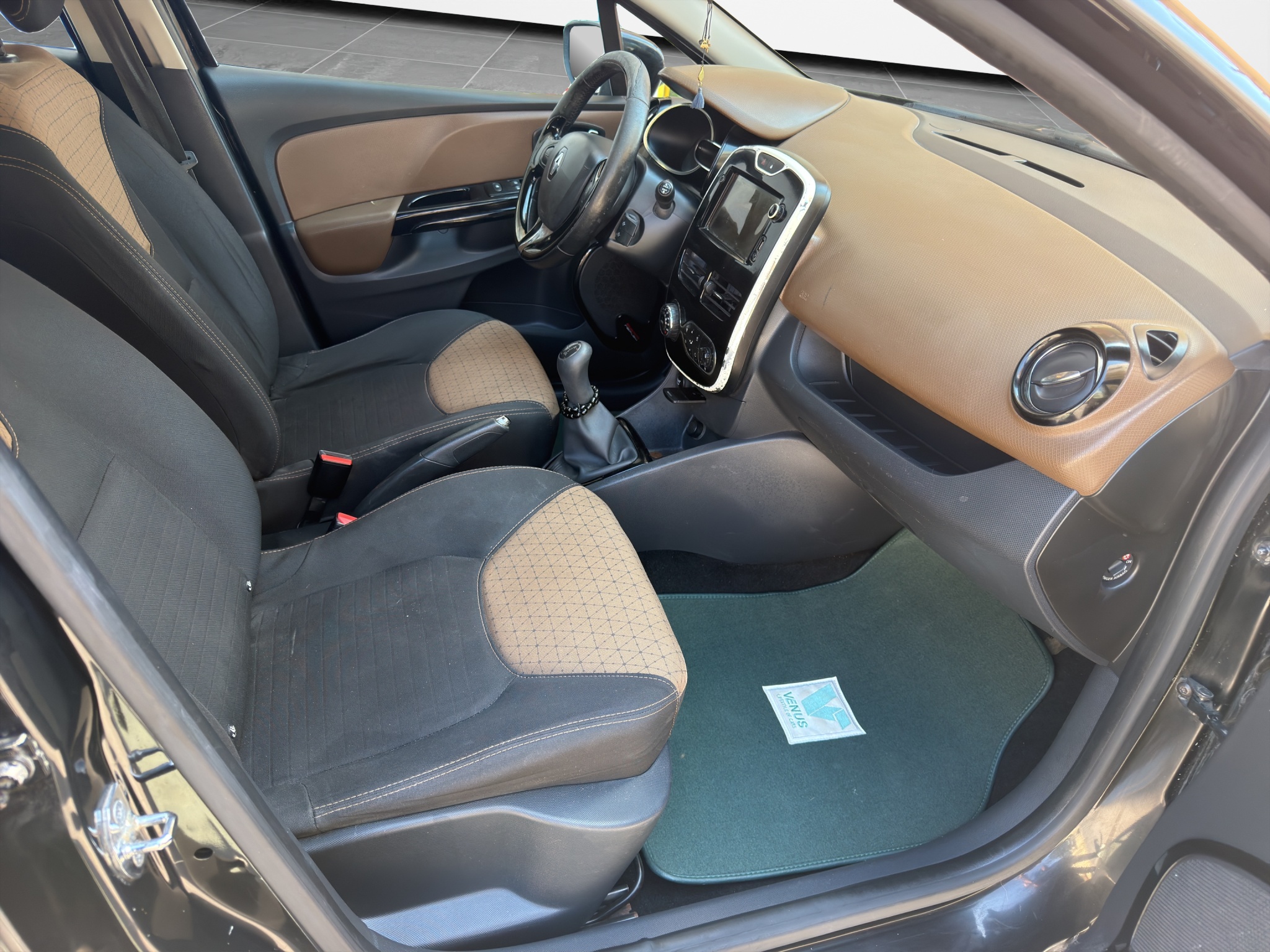 Renault Clio 1.5 dCi Expression Diesel 2013 - 18