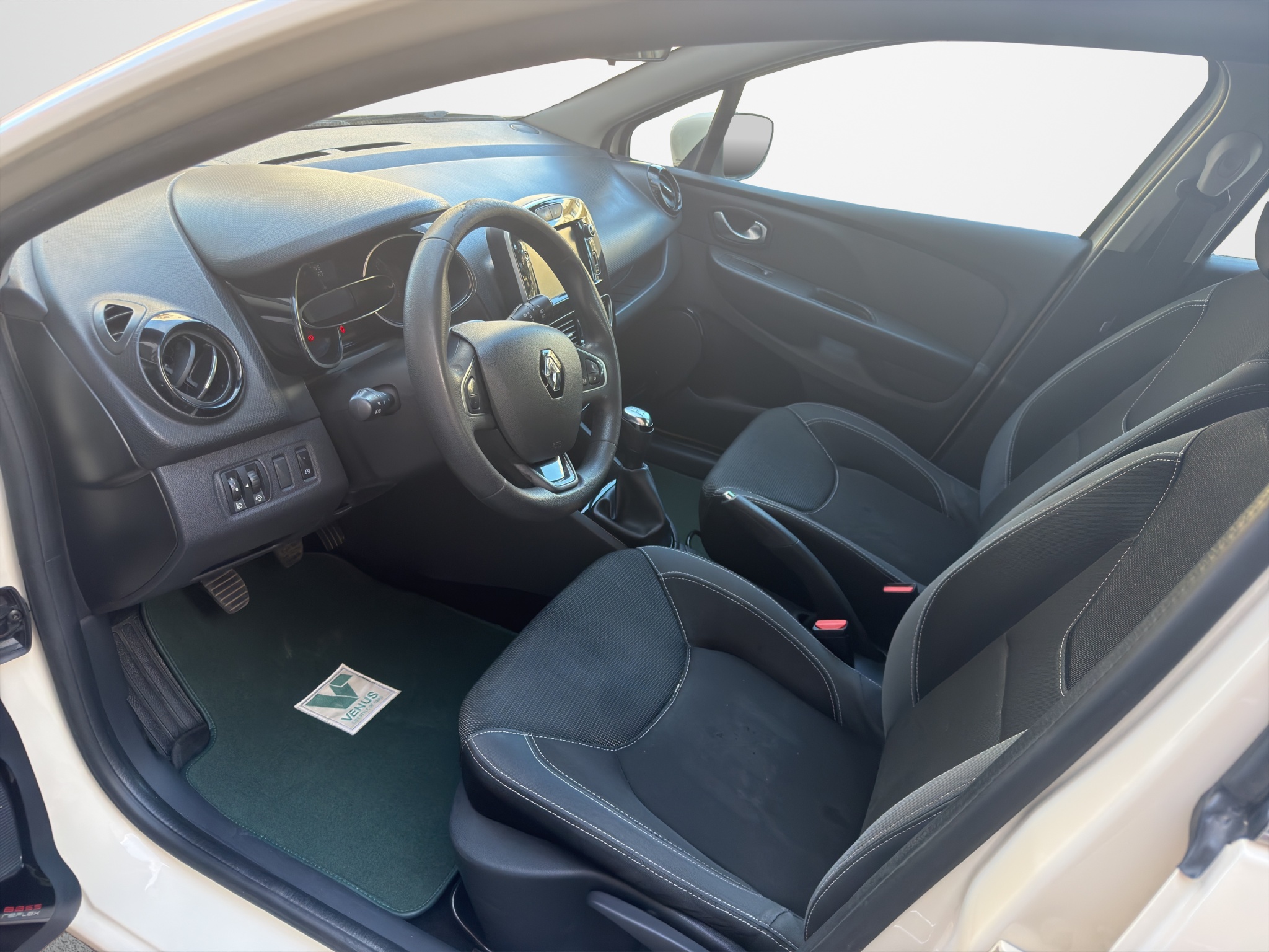 Renault Clio 1.5 dCi Diesel 2018 - 11