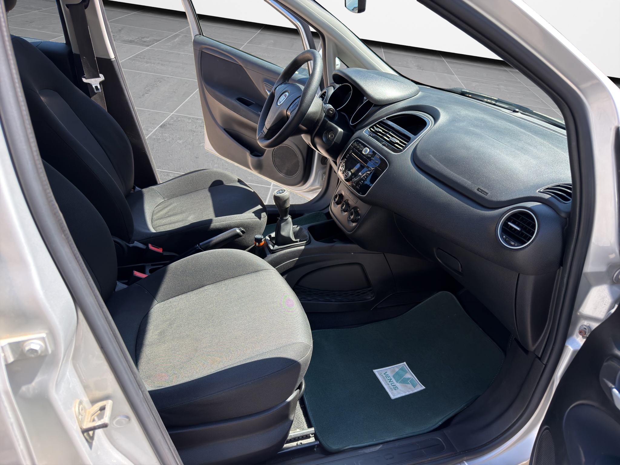 Fiat Grande Punto 1.3 Multijet Diesel Silver 2013 - 18