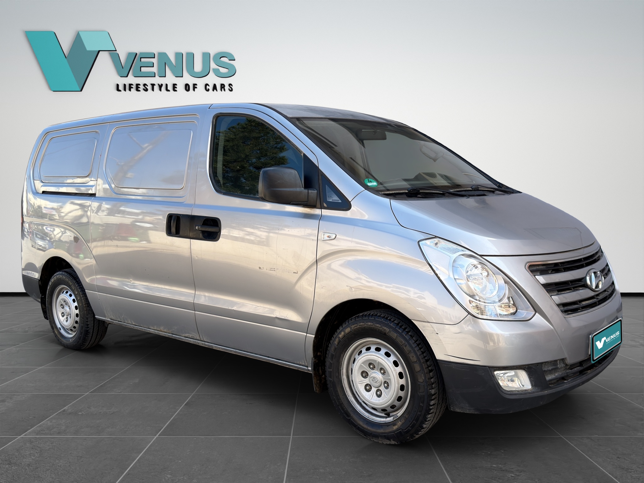 Hyundai H1 2.5 CRDi Van Diesel Grey 2016  - 2